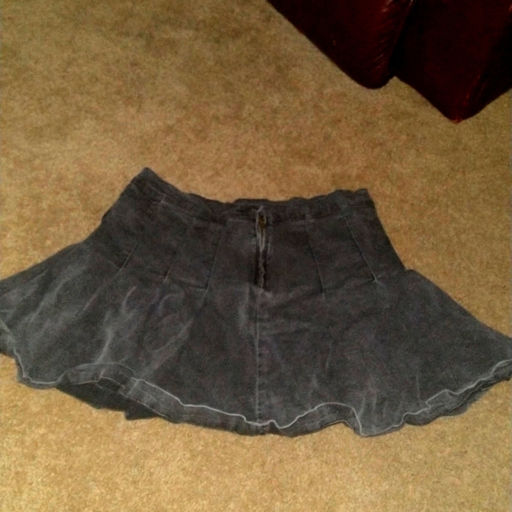 Denim pleated skirt
